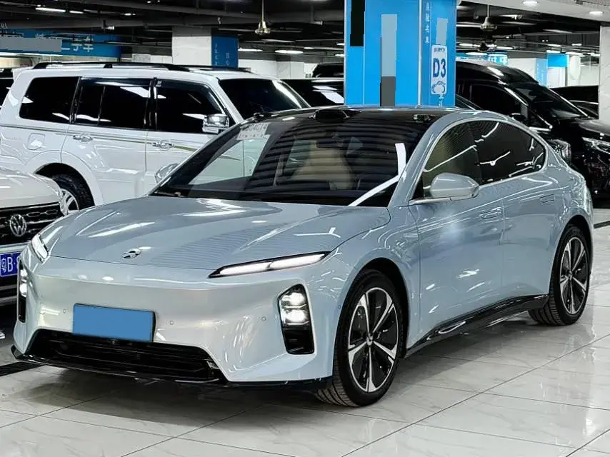 2025 NIO ET5 BEV