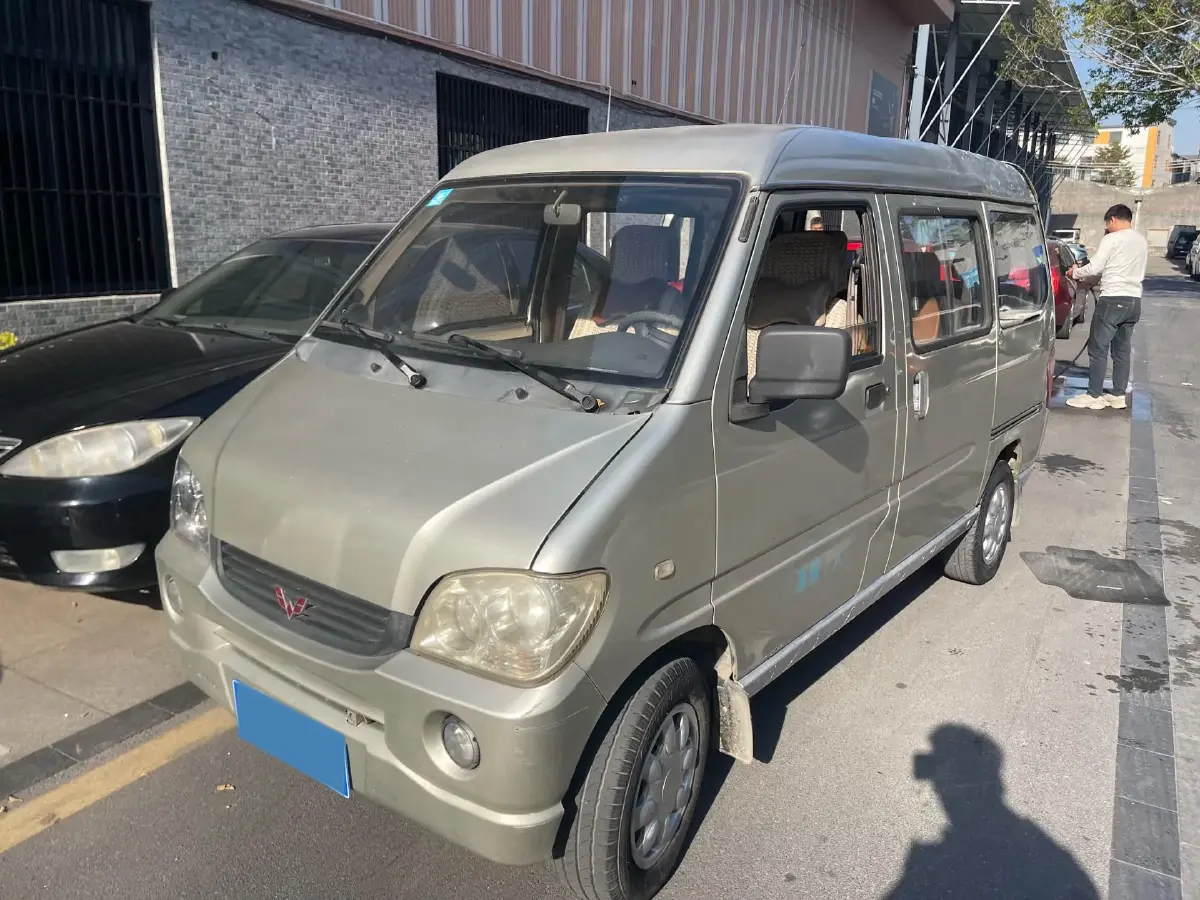 2010 WuLing ZhiGuang 1.0L 68HP L4 5MT