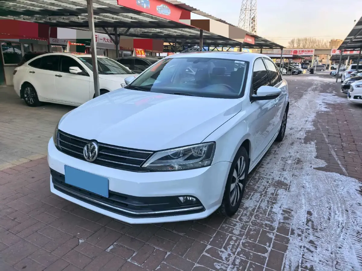 2018 Volkswagen Sagitar 1.2T 110HP L4 7DCT