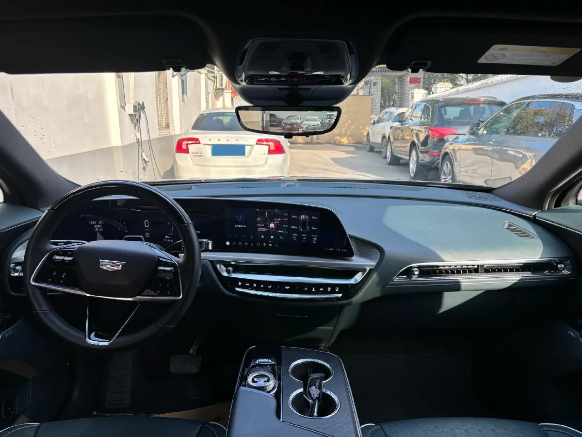 2022 Cadillac IQ Lyriq BEV 95.7KWH,autocango,china used car exporter,china ev exporter,chinese used car exporter,chinese used ev exporter