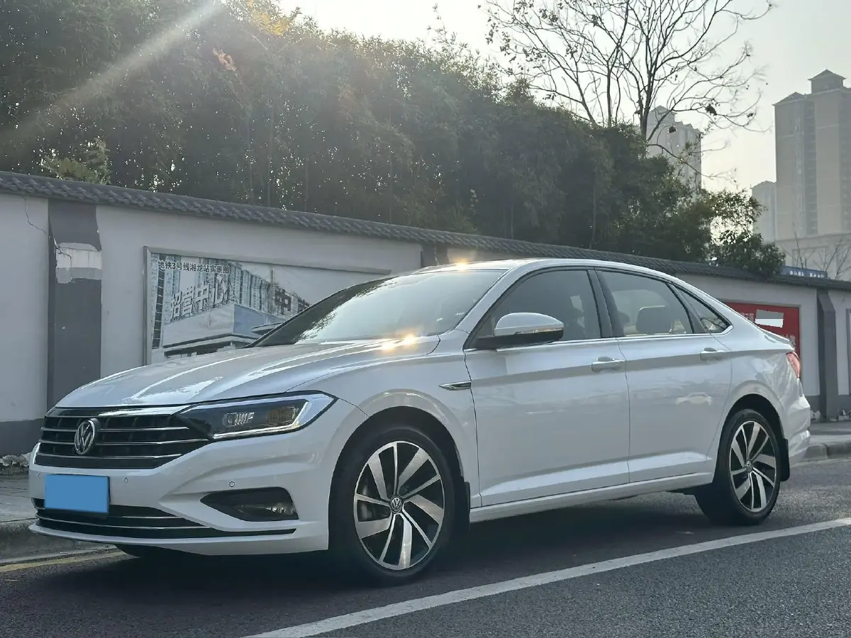 2021 Volkswagen Sagitar 1.4T 150HP L4 7DCT
