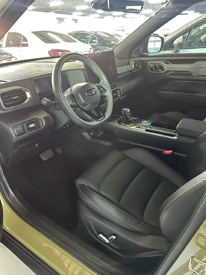 2025 Geely Cowboy 1.5T 181HP L4 7DCT,autocango,china used car exporter,china ev exporter,chinese used car exporter,chinese used ev exporter