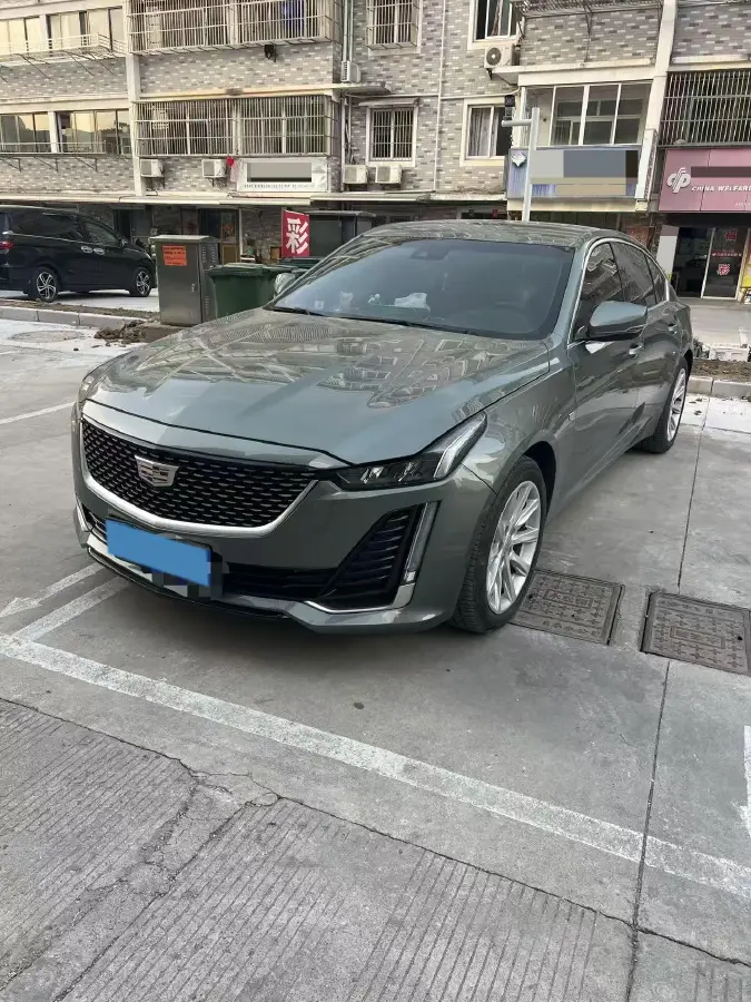 2022 Cadillac CT5 2.0T 237HP L4 10AT