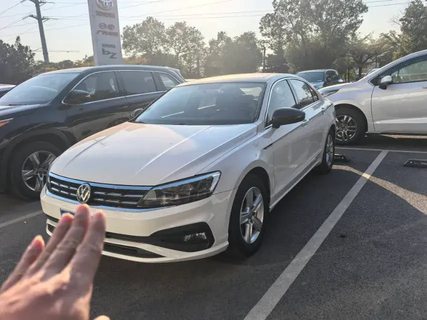 2019 Volkswagen T-Cross 1.4T 150HP L4 7DCT