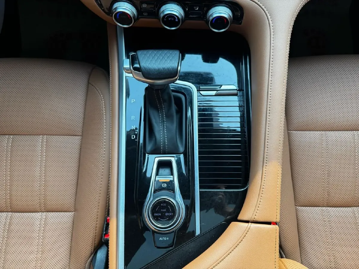 2021 ChangAn CS95 2.0T 233HP L4 6AT,autocango,china used car exporter,china ev exporter,chinese used car exporter,chinese used ev exporter