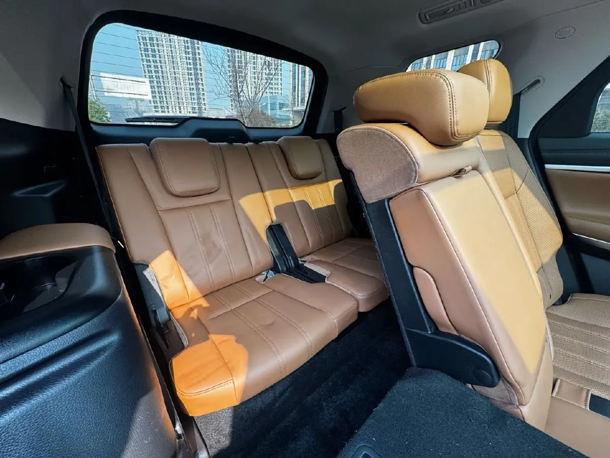 2021 ChangAn CS95 2.0T 233HP L4 6AT,autocango,china used car exporter,china ev exporter,chinese used car exporter,chinese used ev exporter