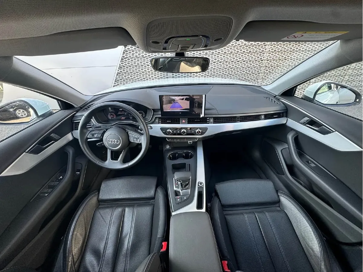 2024 Audi A4L 2.0T 190HP L4 7DCT,autocango,china used car exporter,china ev exporter,chinese used car exporter,chinese used ev exporter