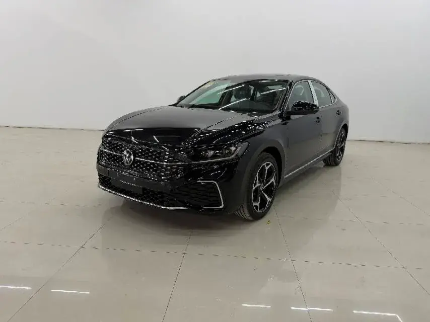 2025 Volkswagen Passat 2.0T 220HP L4 7DCT