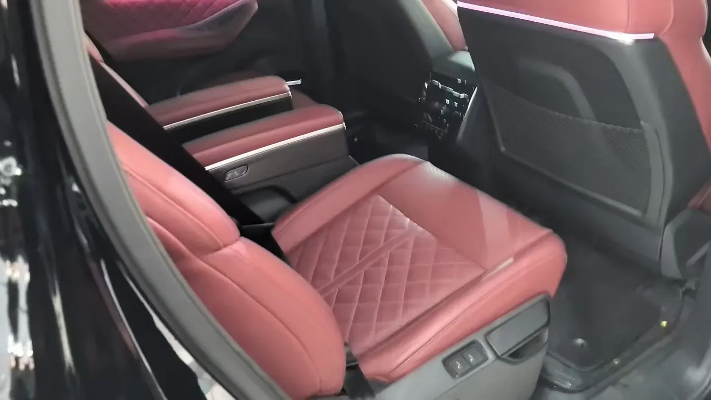 2024 Audi Q6 2.0T 265HP L4 7DCT,autocango,china used car exporter,china ev exporter,chinese used car exporter,chinese used ev exporter