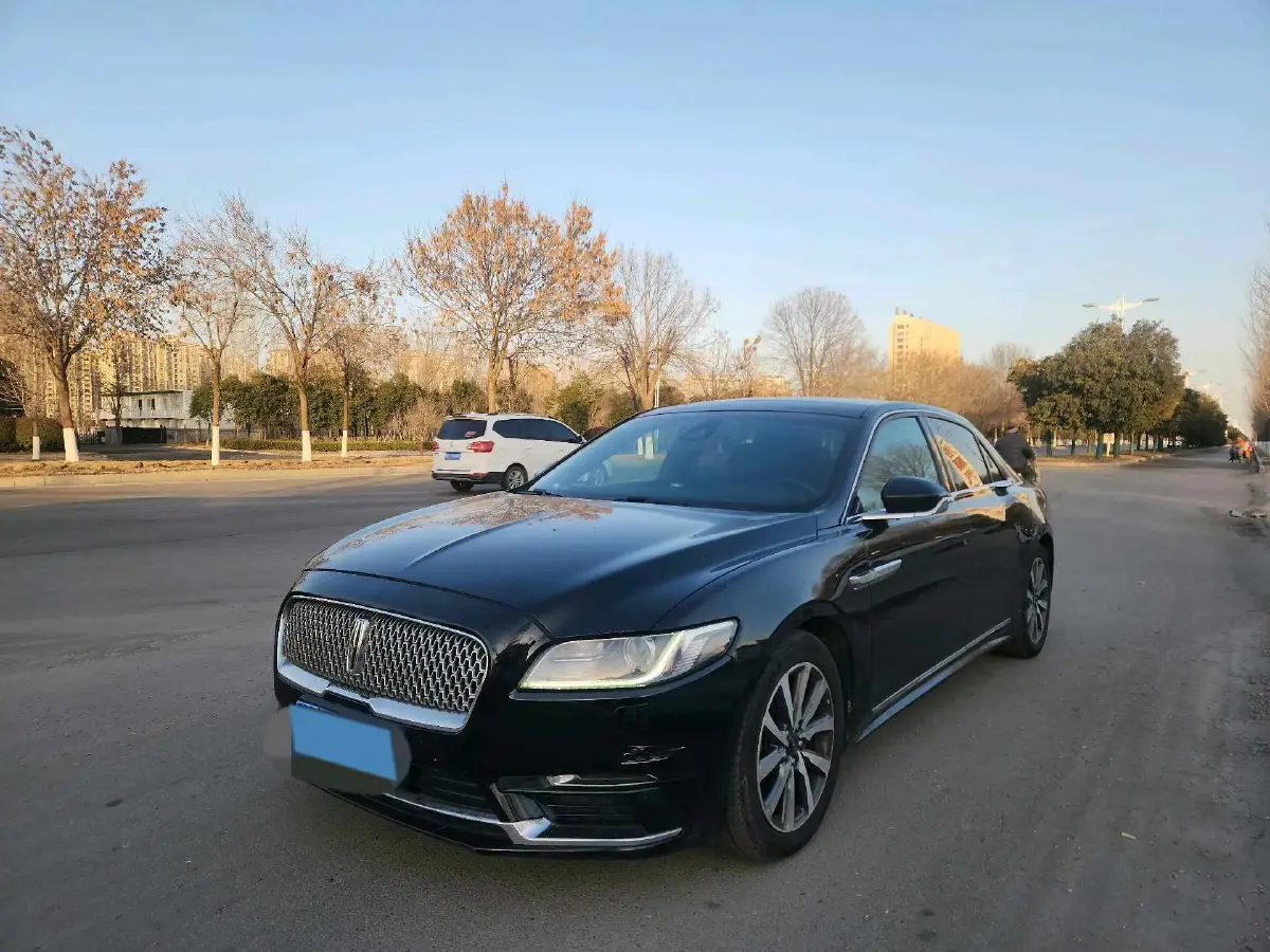 2017 Lincoln Continental 2.0T 261HP L4 6AT