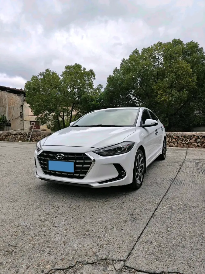 2019 Hyundai Elantra 1.5L 115HP L4 CVT