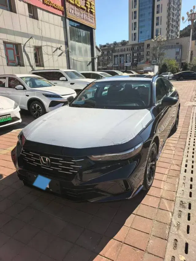 2025 Honda Accord 1.5T 192HP L4 CVT
