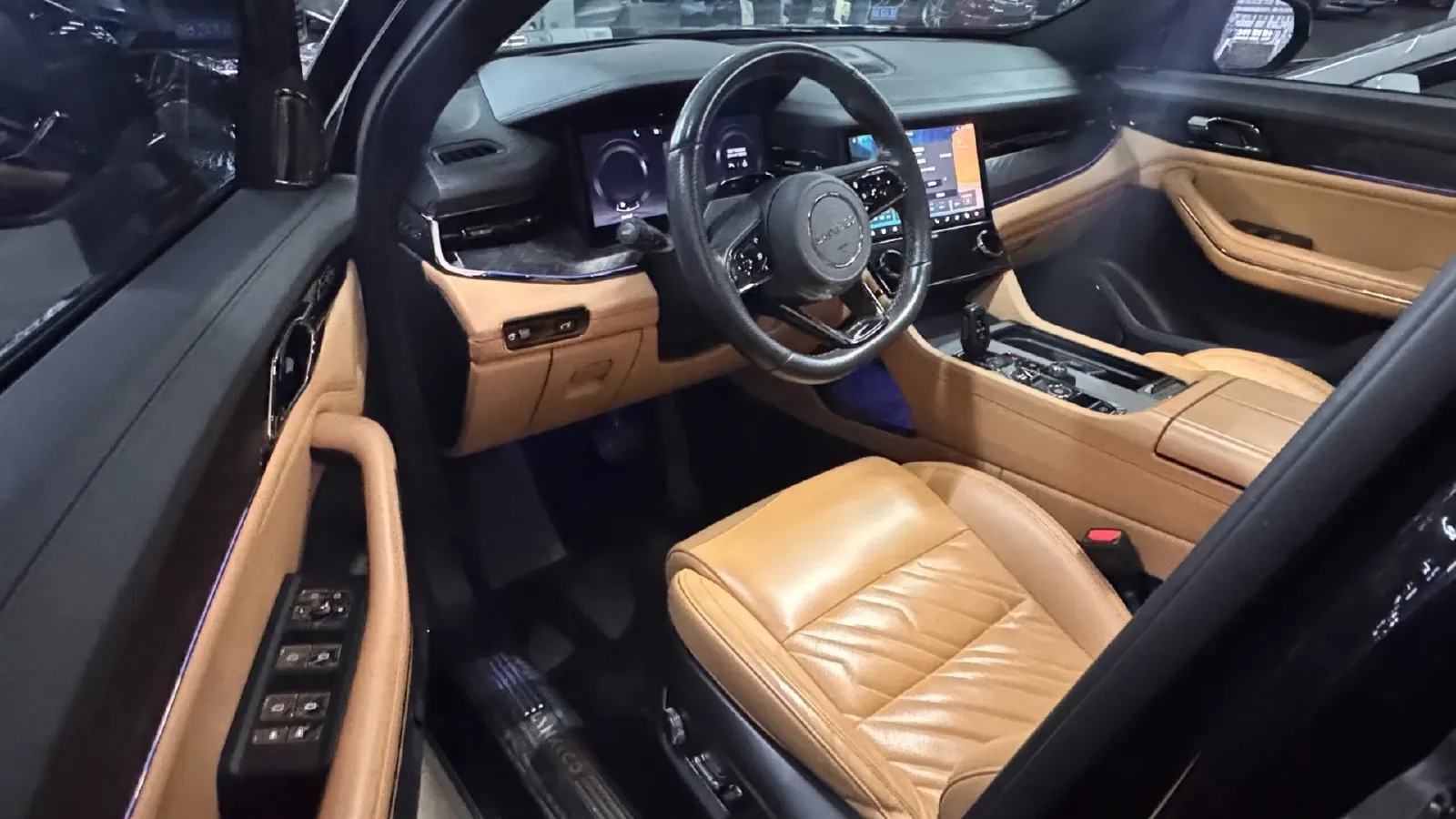 2021 Kia Carnival 2.0T 233HP L4 8AT,autocango,china used car exporter,china ev exporter,chinese used car exporter,chinese used ev exporter