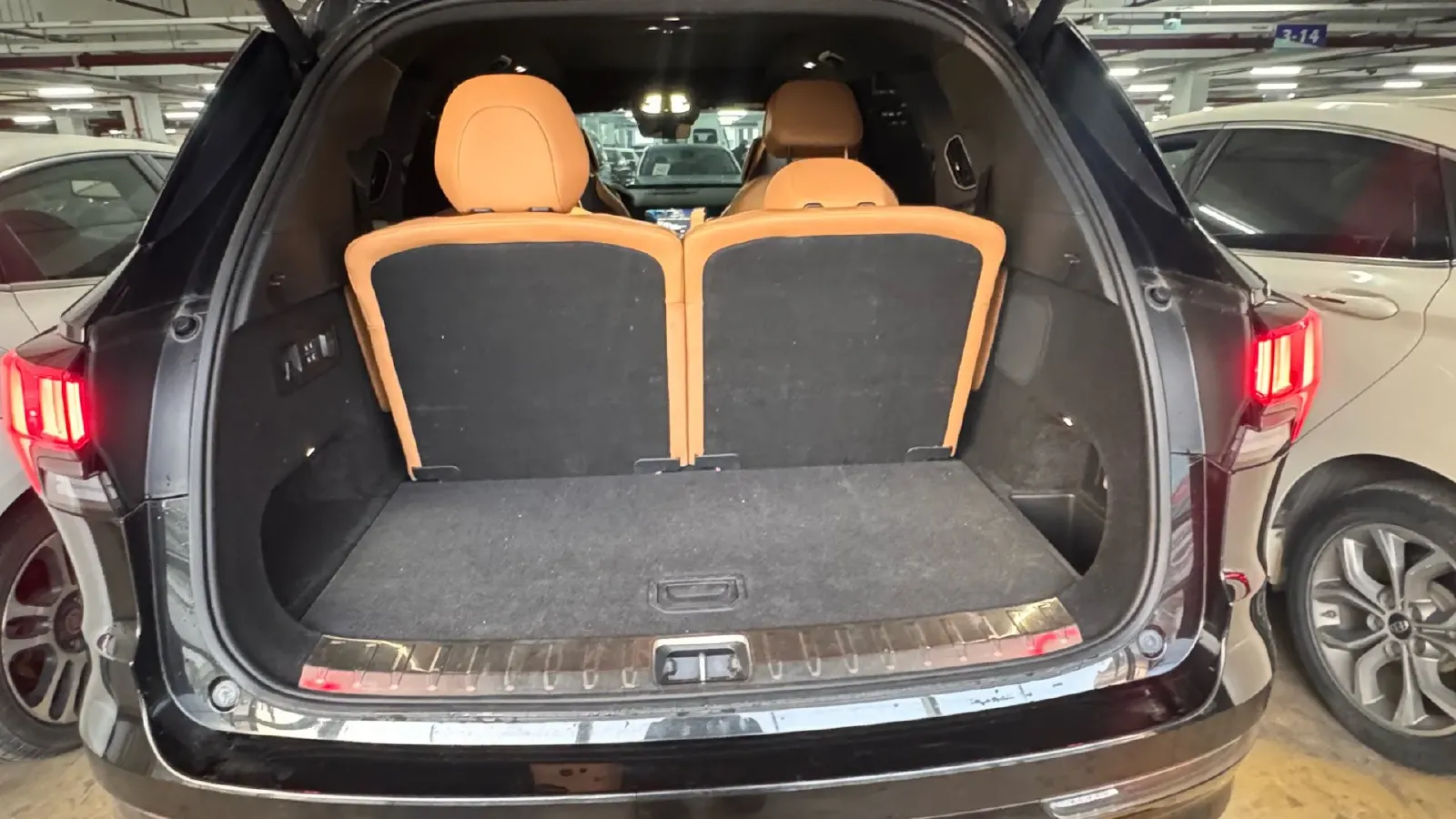 2021 Kia Carnival 2.0T 233HP L4 8AT,autocango,china used car exporter,china ev exporter,chinese used car exporter,chinese used ev exporter