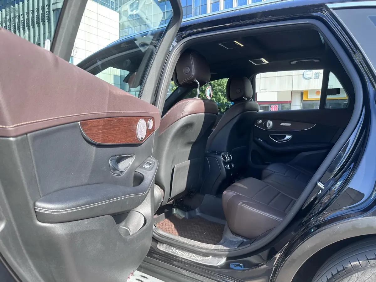 2021 Mercedes-Benz GLC Class 2.0T 258HP L4 9AT,autocango,china used car exporter,china ev exporter,chinese used car exporter,chinese used ev exporter