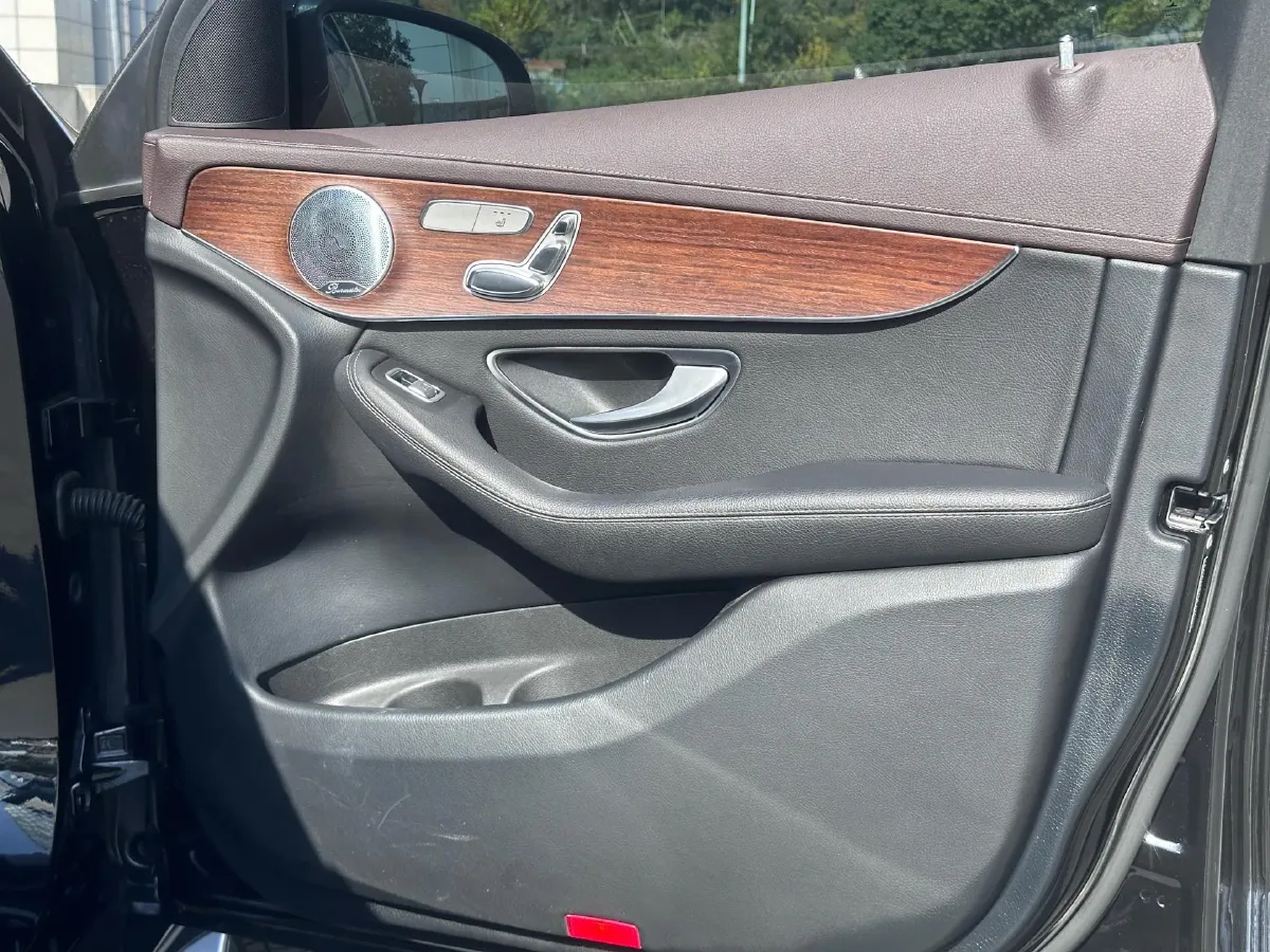 2021 Mercedes-Benz GLC Class 2.0T 258HP L4 9AT,autocango,china used car exporter,china ev exporter,chinese used car exporter,chinese used ev exporter