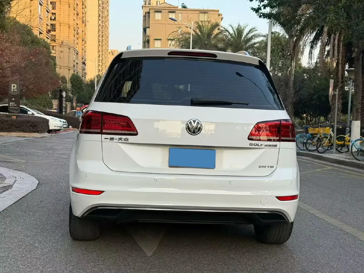 2020 Volkswagen Golf Sportsvan 1.4T 150HP L4 7DCT,autocango,china used car exporter,china ev exporter,chinese used car exporter,chinese used ev exporter