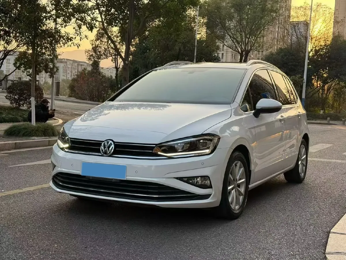 2020 Volkswagen Golf Sportsvan 1.4T 150HP L4 7DCT,autocango,china used car exporter,china ev exporter,chinese used car exporter,chinese used ev exporter