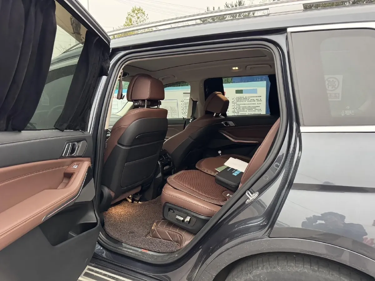 2021 BMW X7 3.0T 340HP L6 8AT,autocango,china used car exporter,china ev exporter,chinese used car exporter,chinese used ev exporter