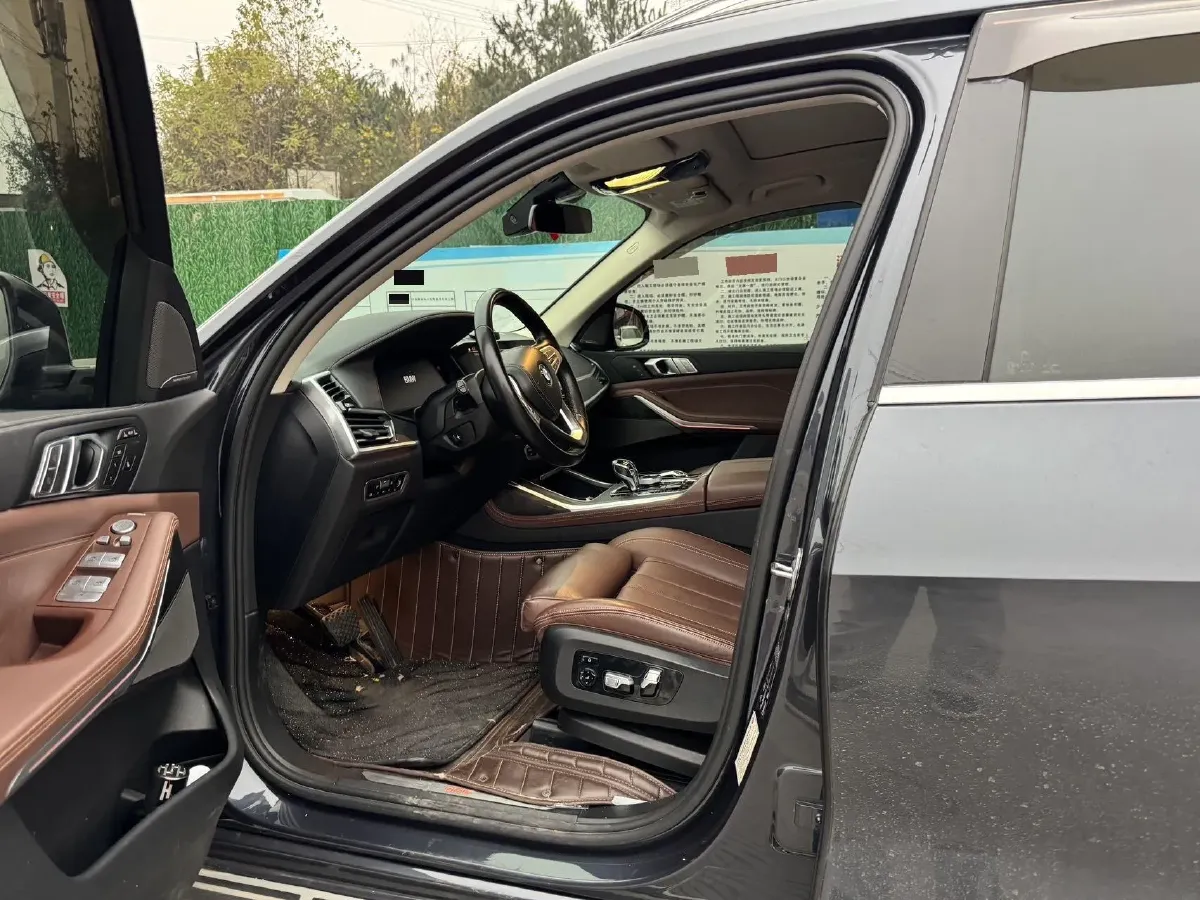 2021 BMW X7 3.0T 340HP L6 8AT,autocango,china used car exporter,china ev exporter,chinese used car exporter,chinese used ev exporter