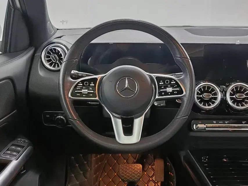 2023 Mercedes-Benz GLA Class 2.0T 190HP L4 8DCT,autocango,china used car exporter,china ev exporter,chinese used car exporter,chinese used ev exporter