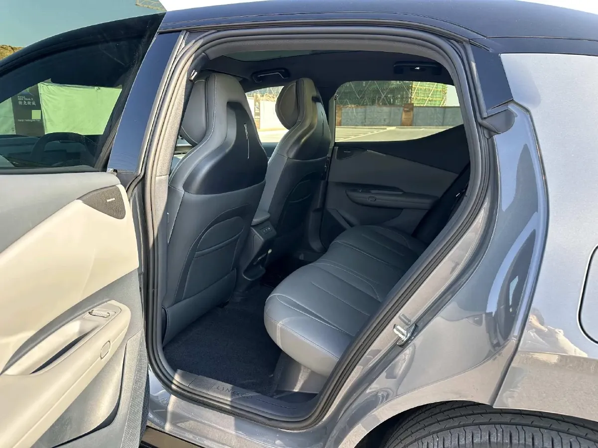 2025 Dongfeng Z9 2.0T 258HP L4 8AT,autocango,china used car exporter,china ev exporter,chinese used car exporter,chinese used ev exporter