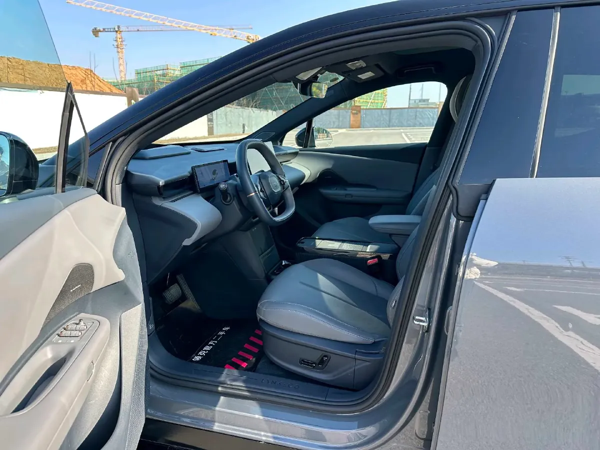 2025 Dongfeng Z9 2.0T 258HP L4 8AT,autocango,china used car exporter,china ev exporter,chinese used car exporter,chinese used ev exporter