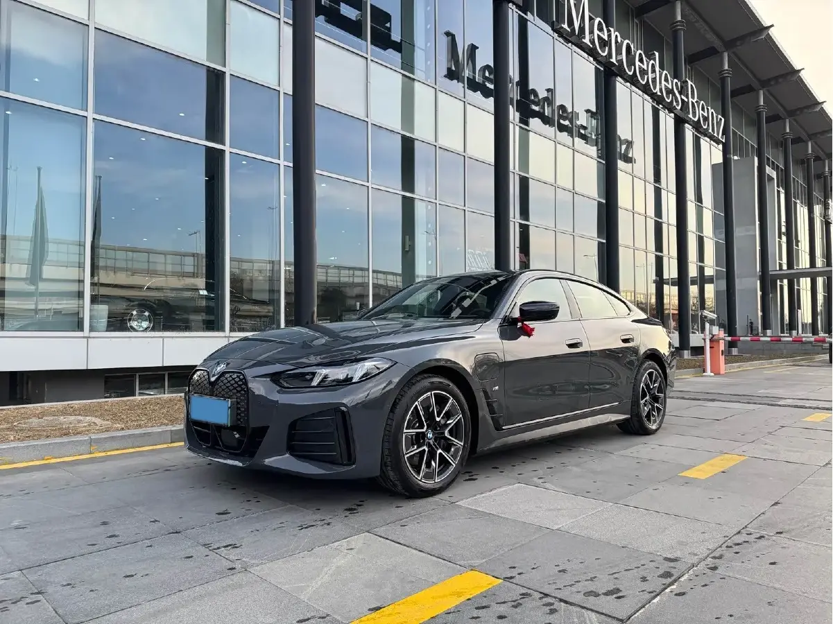 2025 BMW i4 BEV 83.9KWH