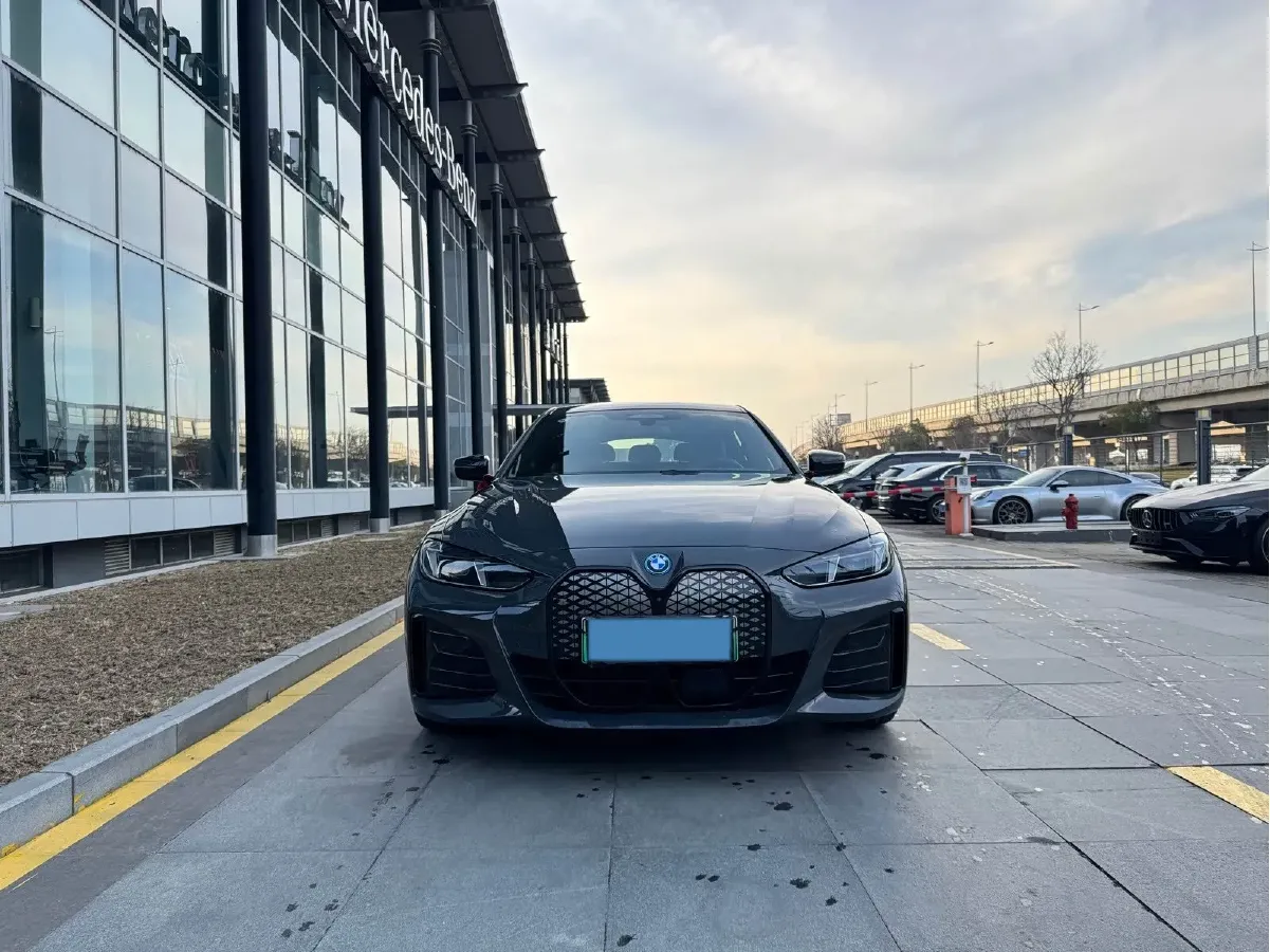 2025 BMW i4 BEV 83.9KWH,autocango,china used car exporter,china ev exporter,chinese used car exporter,chinese used ev exporter