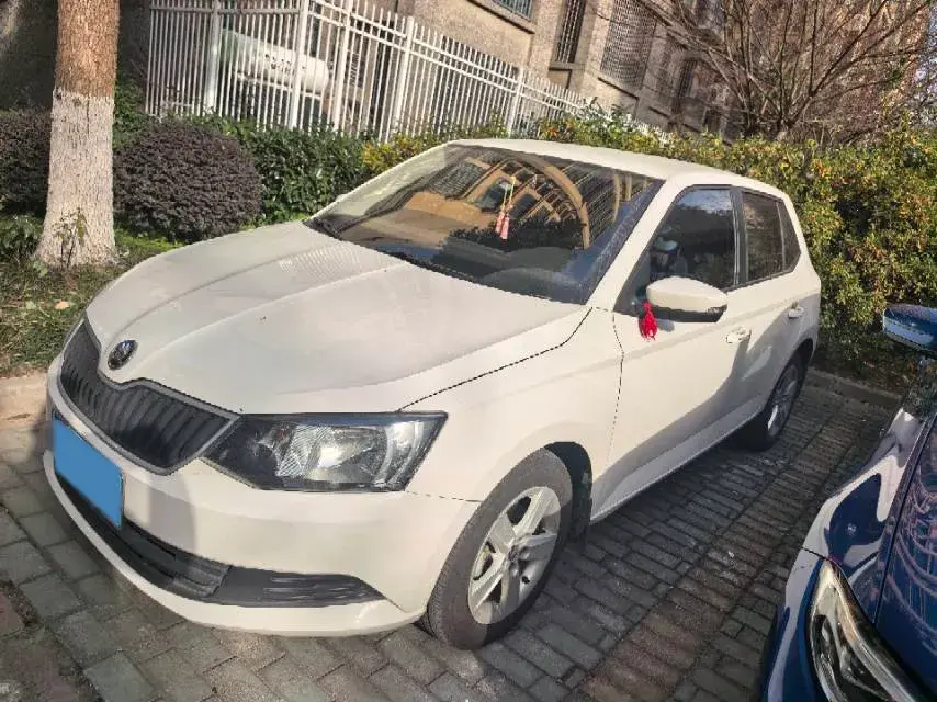 2017 Skoda Fabia 1.4L 90HP L4 6AT