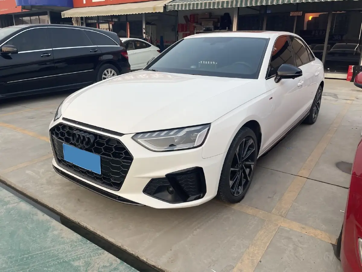 2023 Audi A4L 2.0T 190HP L4 7DCT