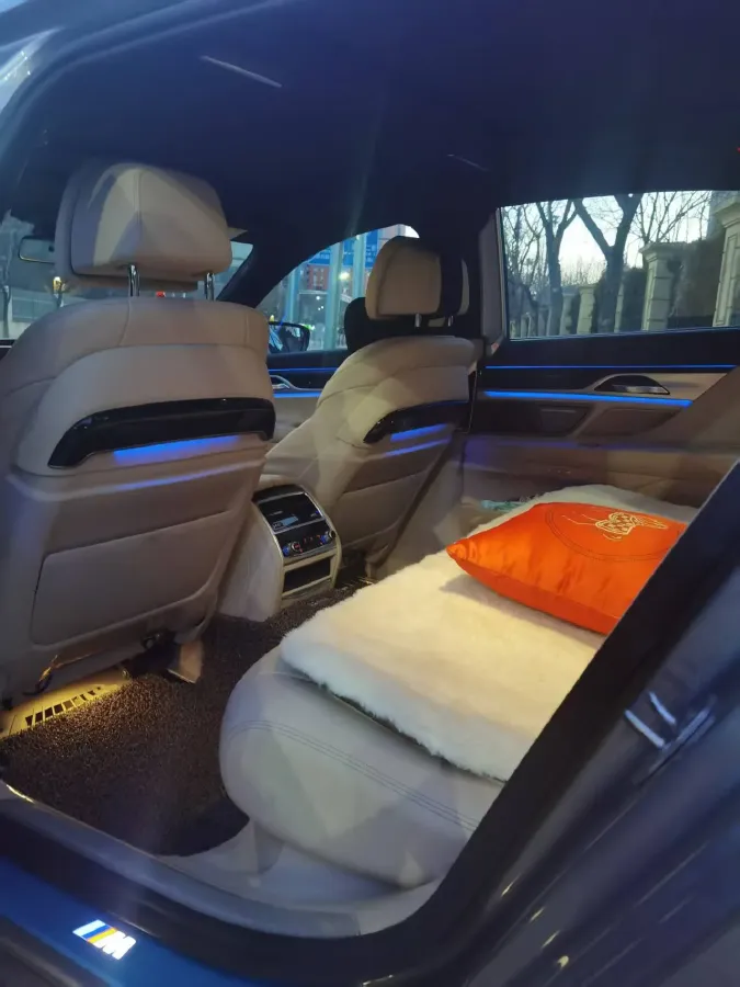 2021 BMW 7 Series 2.0T 265HP L4 8AT,autocango,china used car exporter,china ev exporter,chinese used car exporter,chinese used ev exporter