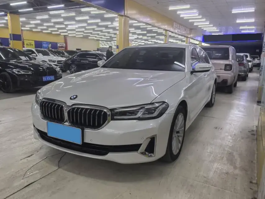 2021 BMW 5 Series 2.0T 184HP L4 8AT