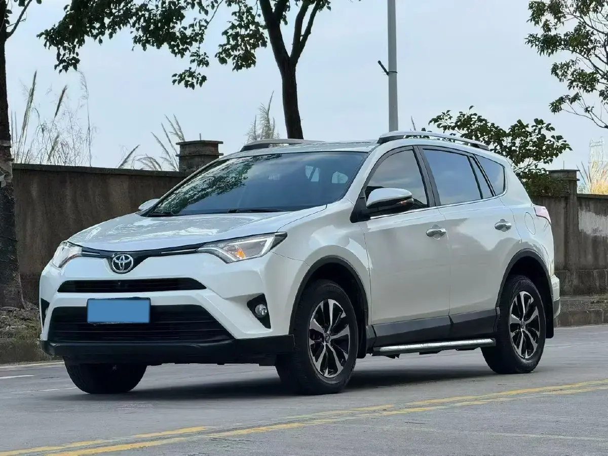 2018 Toyota RAV4 2.0L 151HP L4 CVT