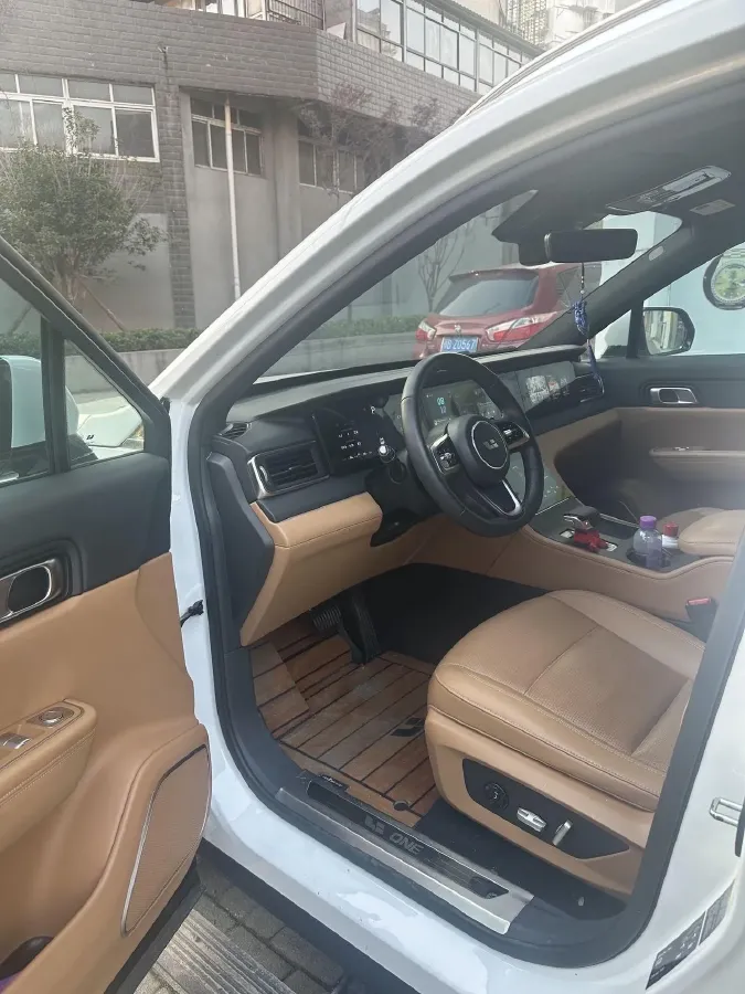 2021 Li ONE Range Extended 131HP REEV 40.5KWH,autocango,china used car exporter,china ev exporter,chinese used car exporter,chinese used ev exporter