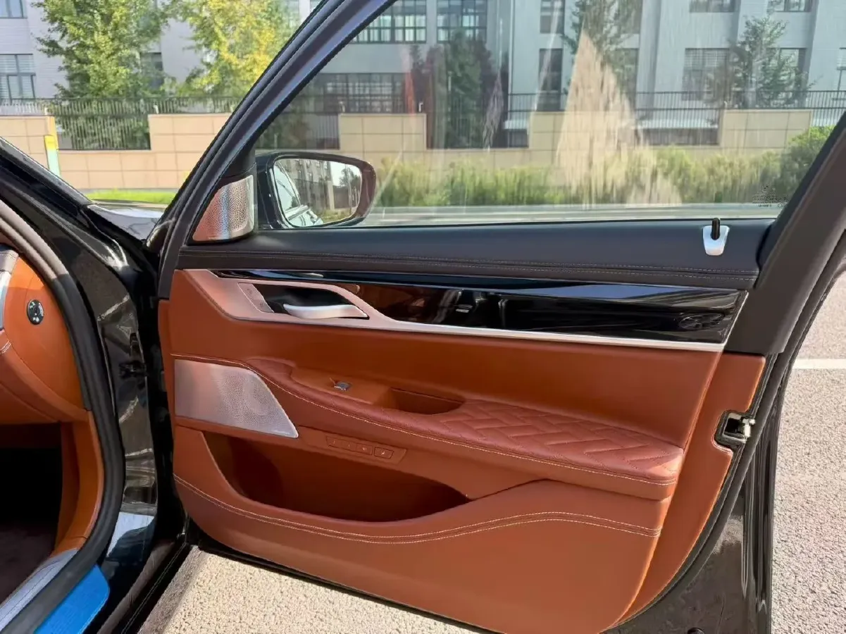 2021 BMW 7 Series 3.0T 340HP L6 8AT,autocango,china used car exporter,china ev exporter,chinese used car exporter,chinese used ev exporter