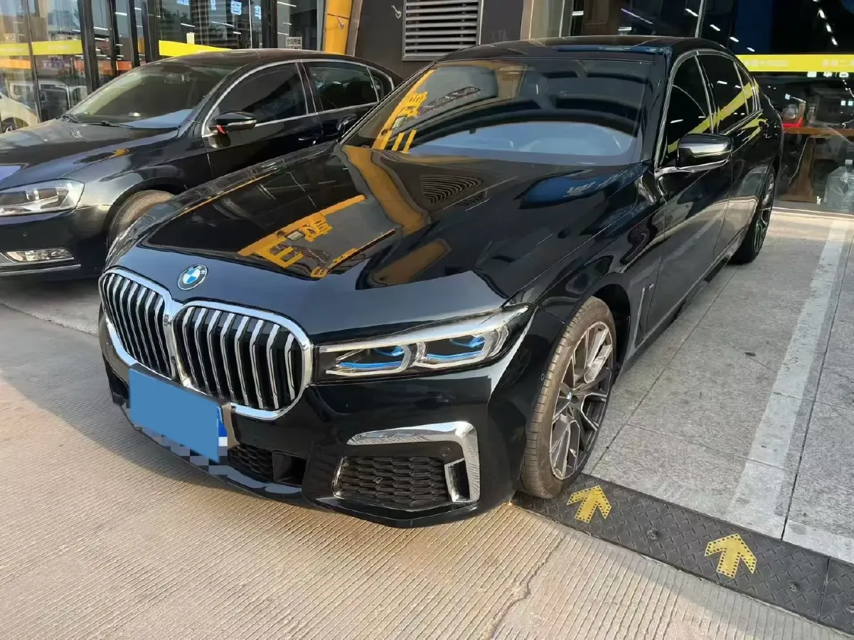 2021 BMW 7 Series 3.0T 340HP L6 8AT,autocango,china used car exporter,china ev exporter,chinese used car exporter,chinese used ev exporter