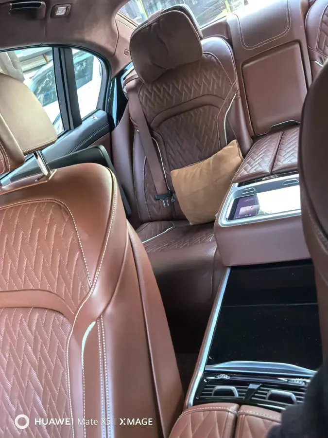 2021 BMW 7 Series 3.0T 340HP L6 8AT,autocango,china used car exporter,china ev exporter,chinese used car exporter,chinese used ev exporter