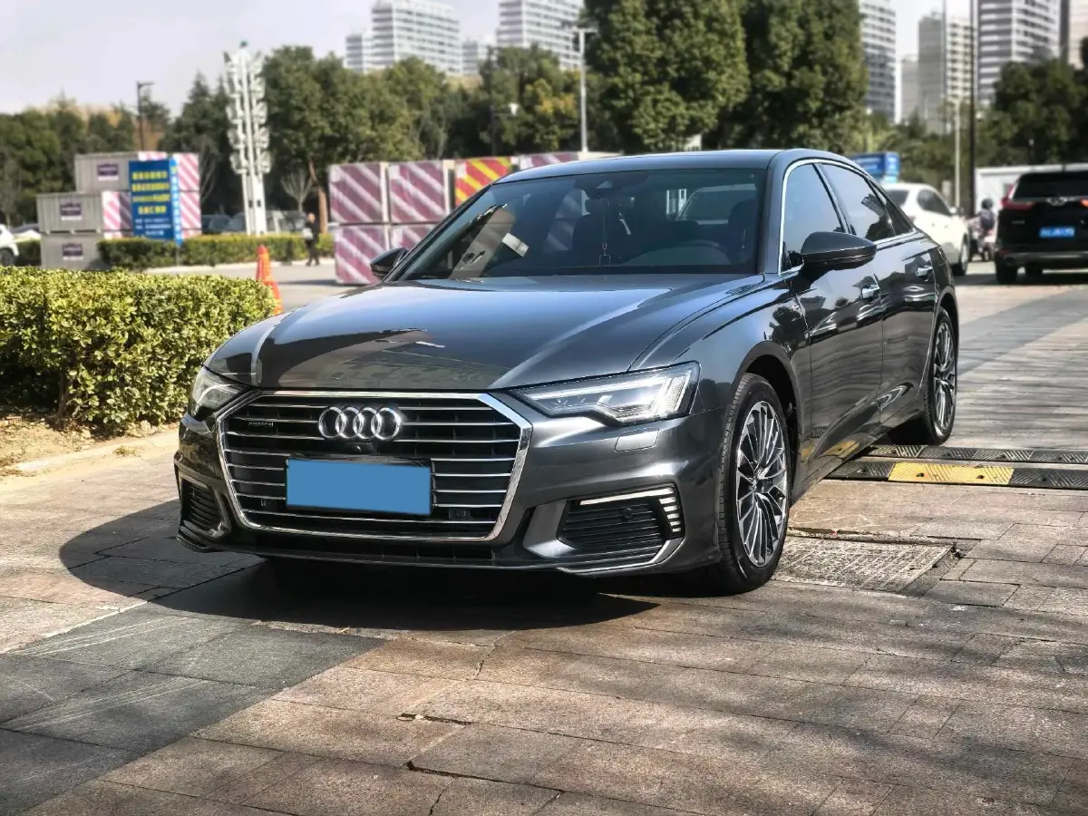 2020 Audi A6L 2.0T 252HP L4 7DCT PHEV 14.1KWH
