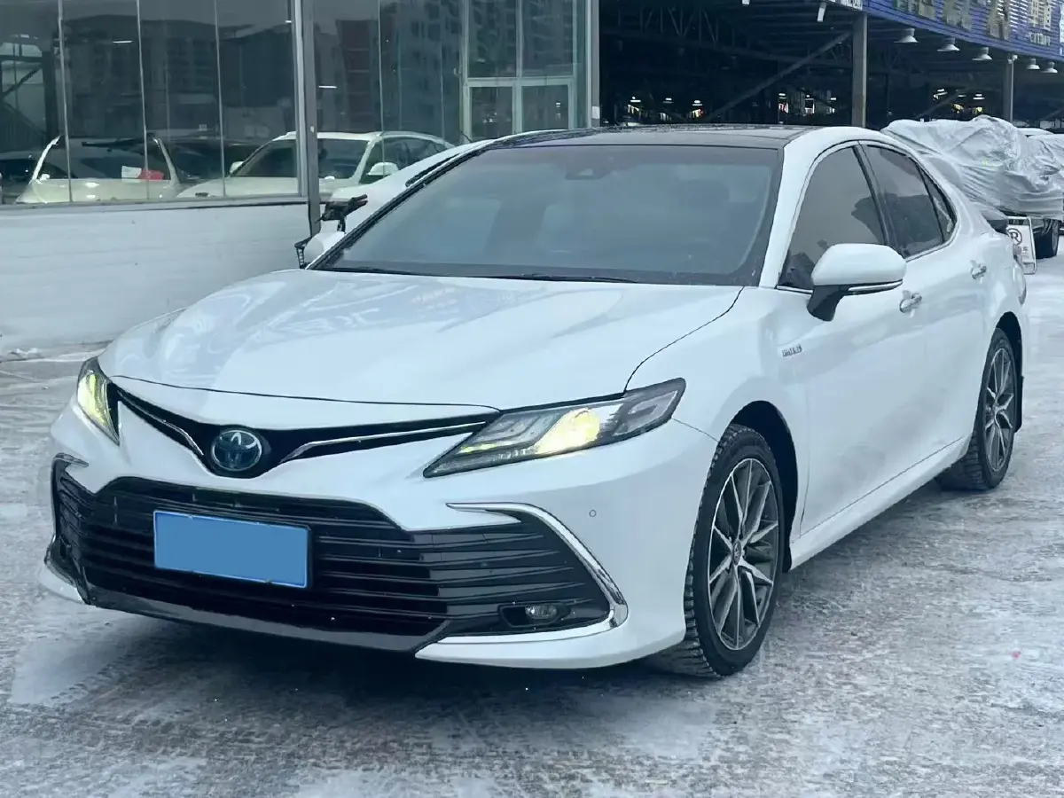 2021 Toyota Camry 2.5L 178HP L4 E-CVT Hybrid