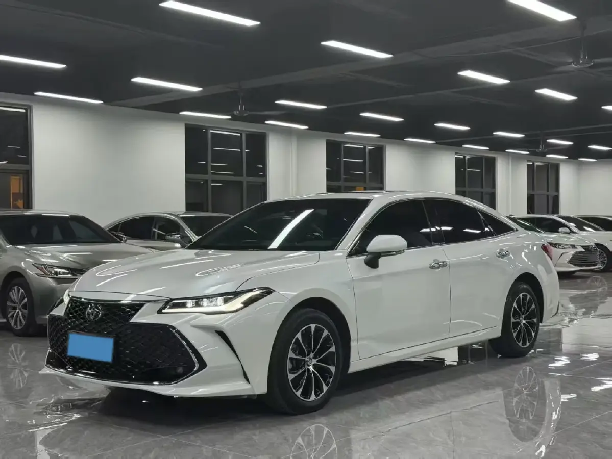 2023 Toyota Avalon 2.5L 207HP L4 8AT
