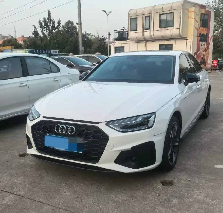 2022 Audi A4L 2.0T 190HP L4 7DCT