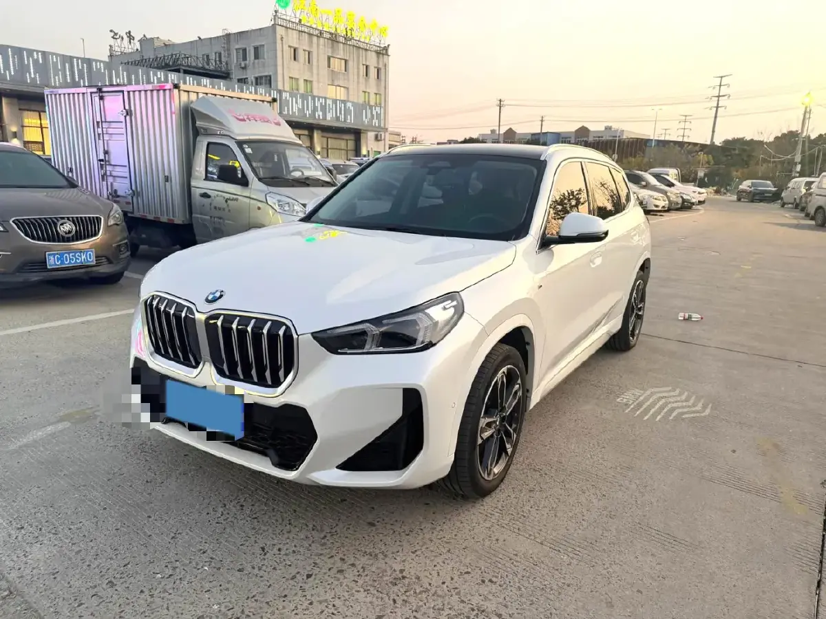 2024 BMW X1 2.0T 204HP L4 7DCT