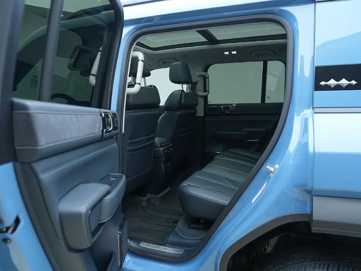 2023 FangChengBao Bao 5 1.5T 194HP L4 E-CVT PHEV 31.8KWH,autocango,china used car exporter,china ev exporter,chinese used car exporter,chinese used ev exporter