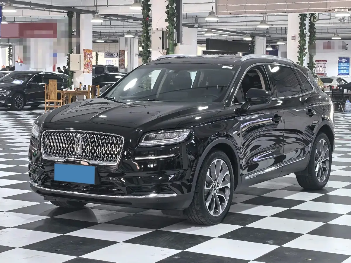 2021 Lincoln Nautilus 2.0T 245HP L4 8AT