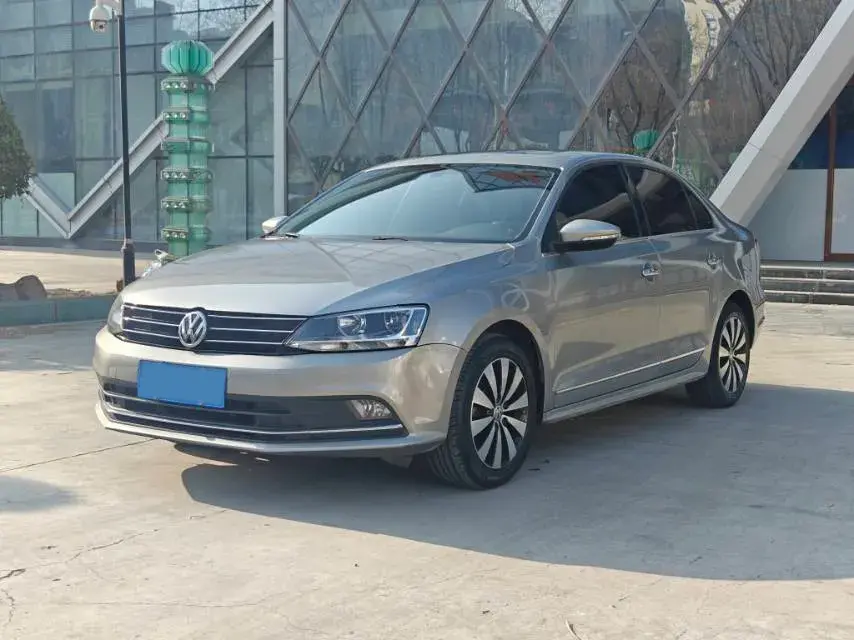 2018 Volkswagen Sagitar 1.2T 110HP L4 7DCT