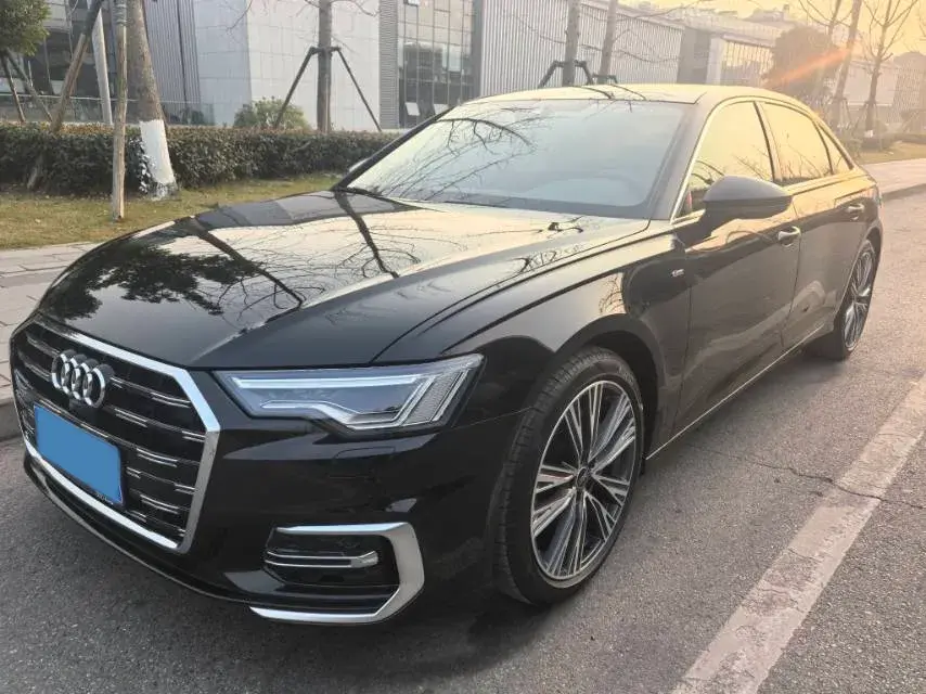 2026 Audi A6L 2.0T 245HP L4 7DCT