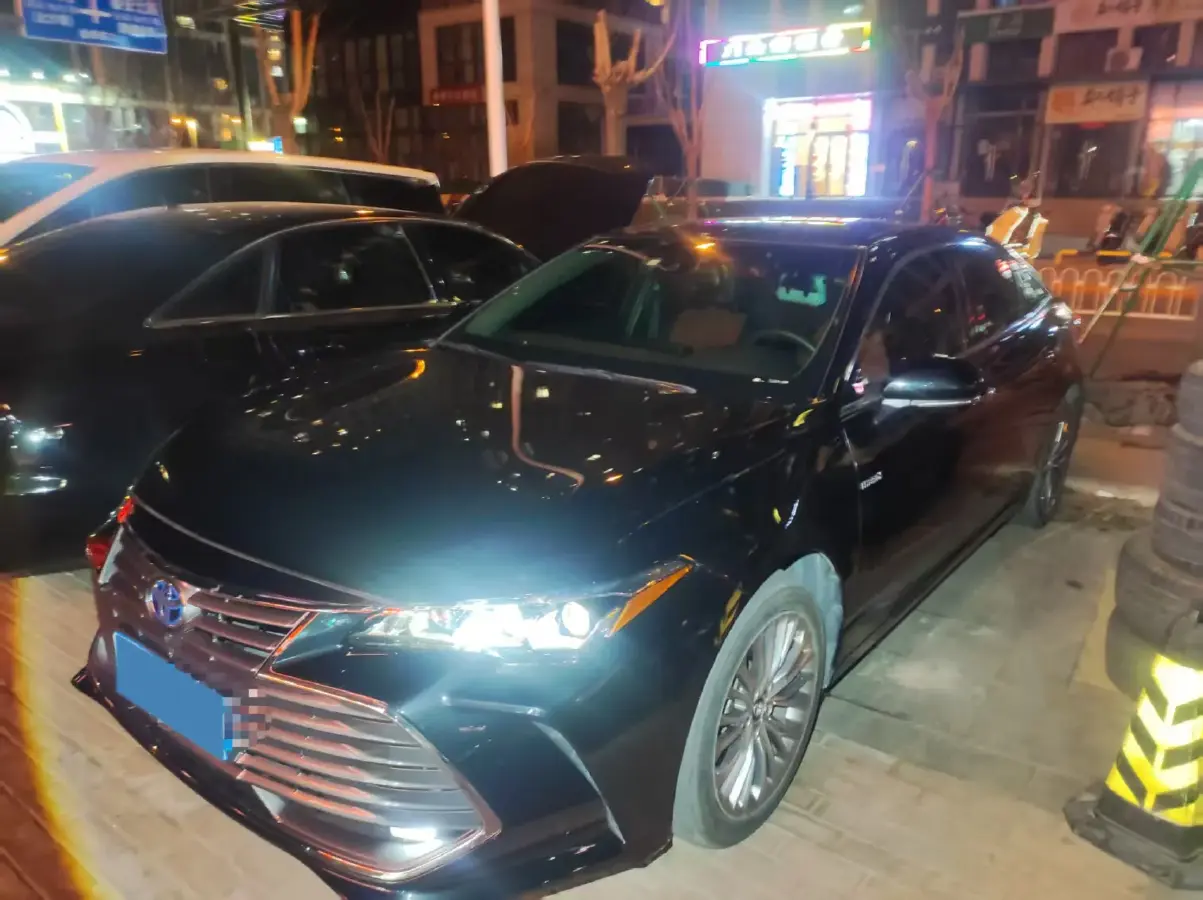 2019 Toyota Avalon 2.5L 178HP L4 E-CVT Hybrid