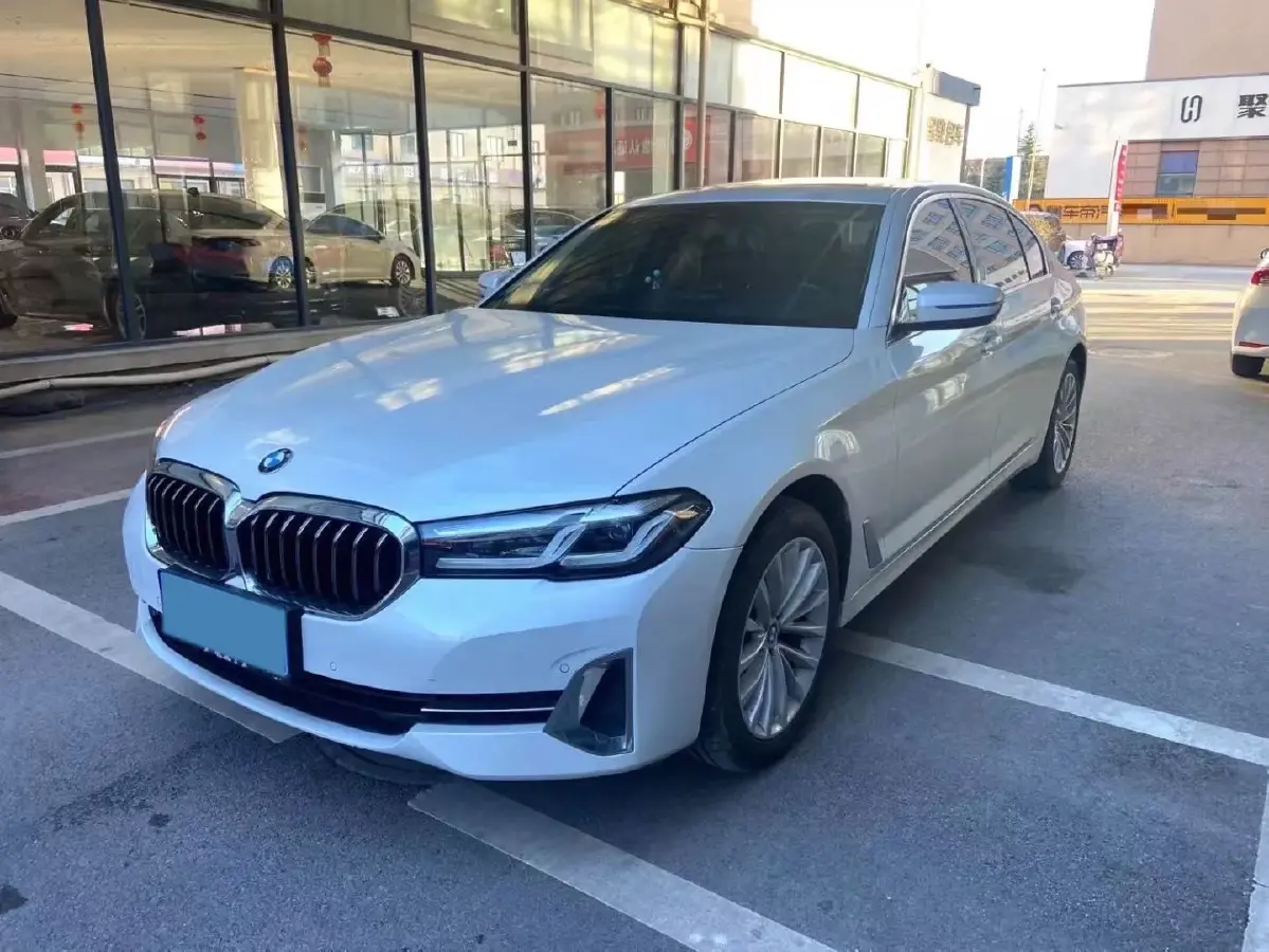 2022 BMW 5 Series 2.0T 184HP L4 8AT