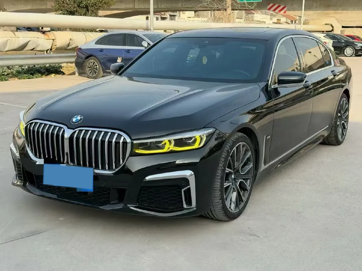 2019 BMW 7 Series 3.0T 340HP L6 8AT,autocango,china used car exporter,china ev exporter,chinese used car exporter,chinese used ev exporter